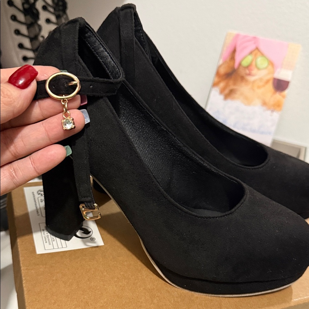 Elegant Black Women's Pumps
